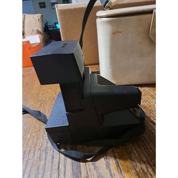 Vintage Polaroid One Step Flash Instant Camera with Paperwork - Picture 5 of 12